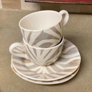 Set of 2, Vietri soup/sandwich or breakfast/coffee or tea. Like ne condition!